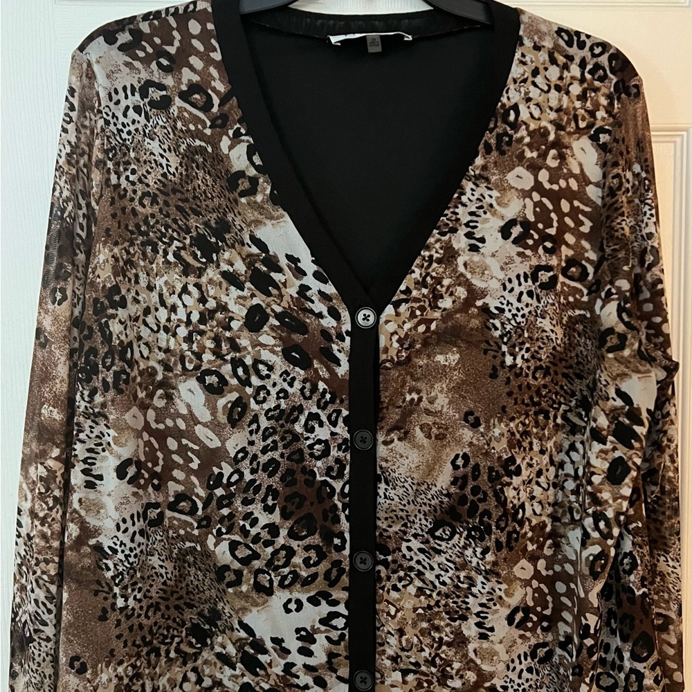 Button front v neck tunic top. Long Sleeve.